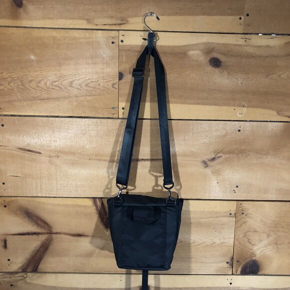 NEW Paago Works Focus Camera Shoulder Backpack Bag Padded Water Resistant Black - Picture 6 of 12